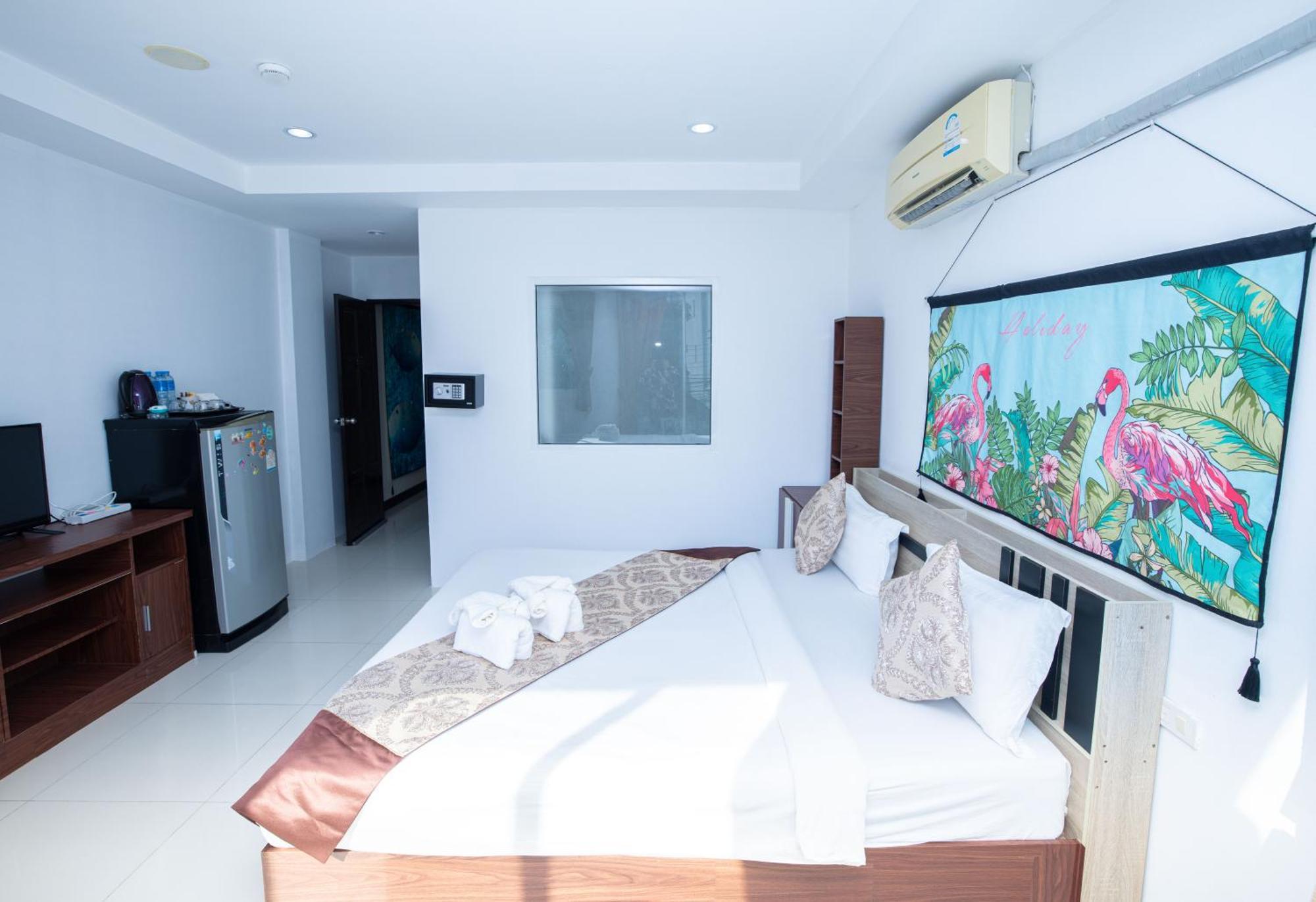 Happy 99 Guest House Patong Екстериор снимка