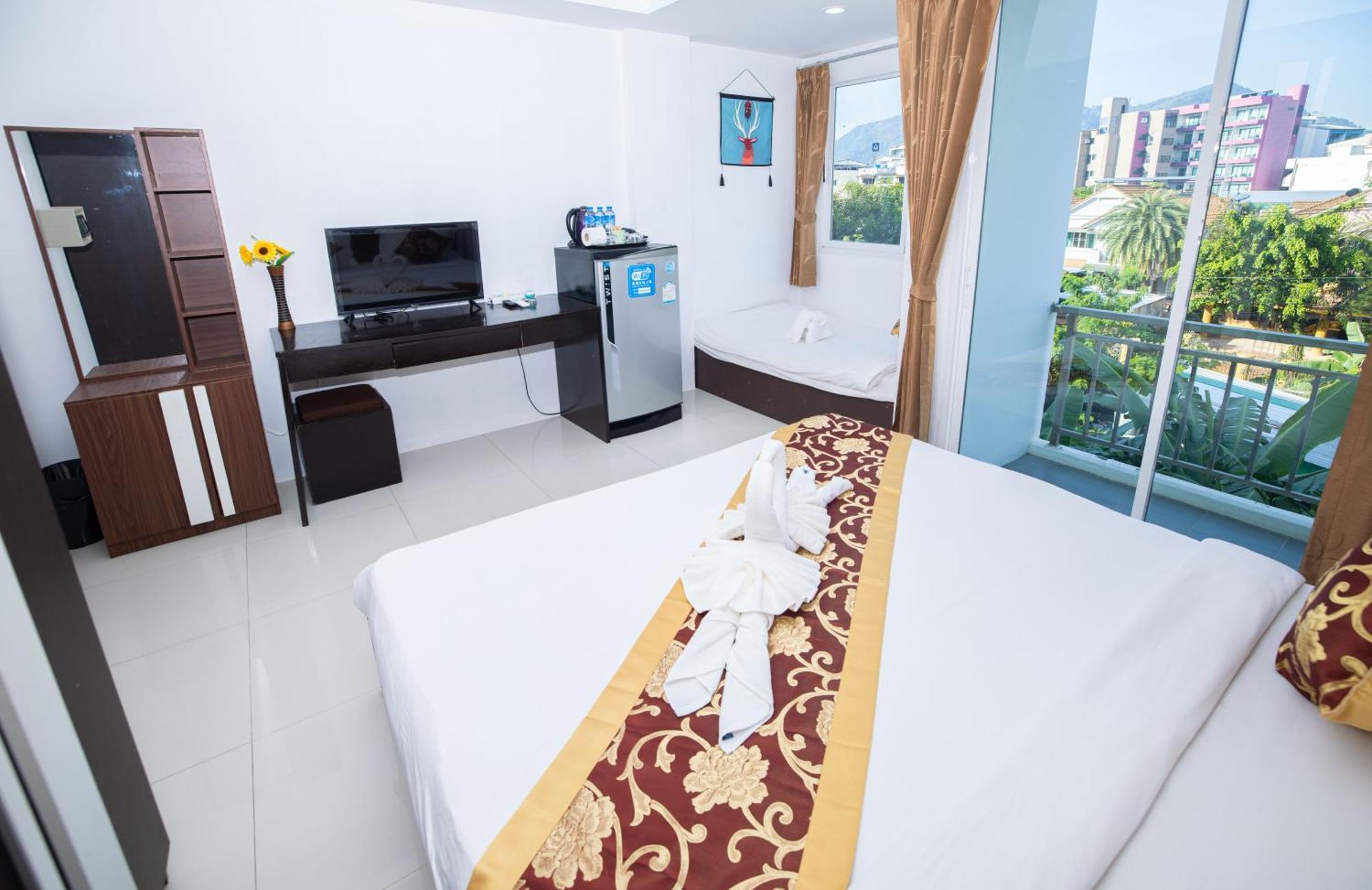 Happy 99 Guest House Patong Екстериор снимка