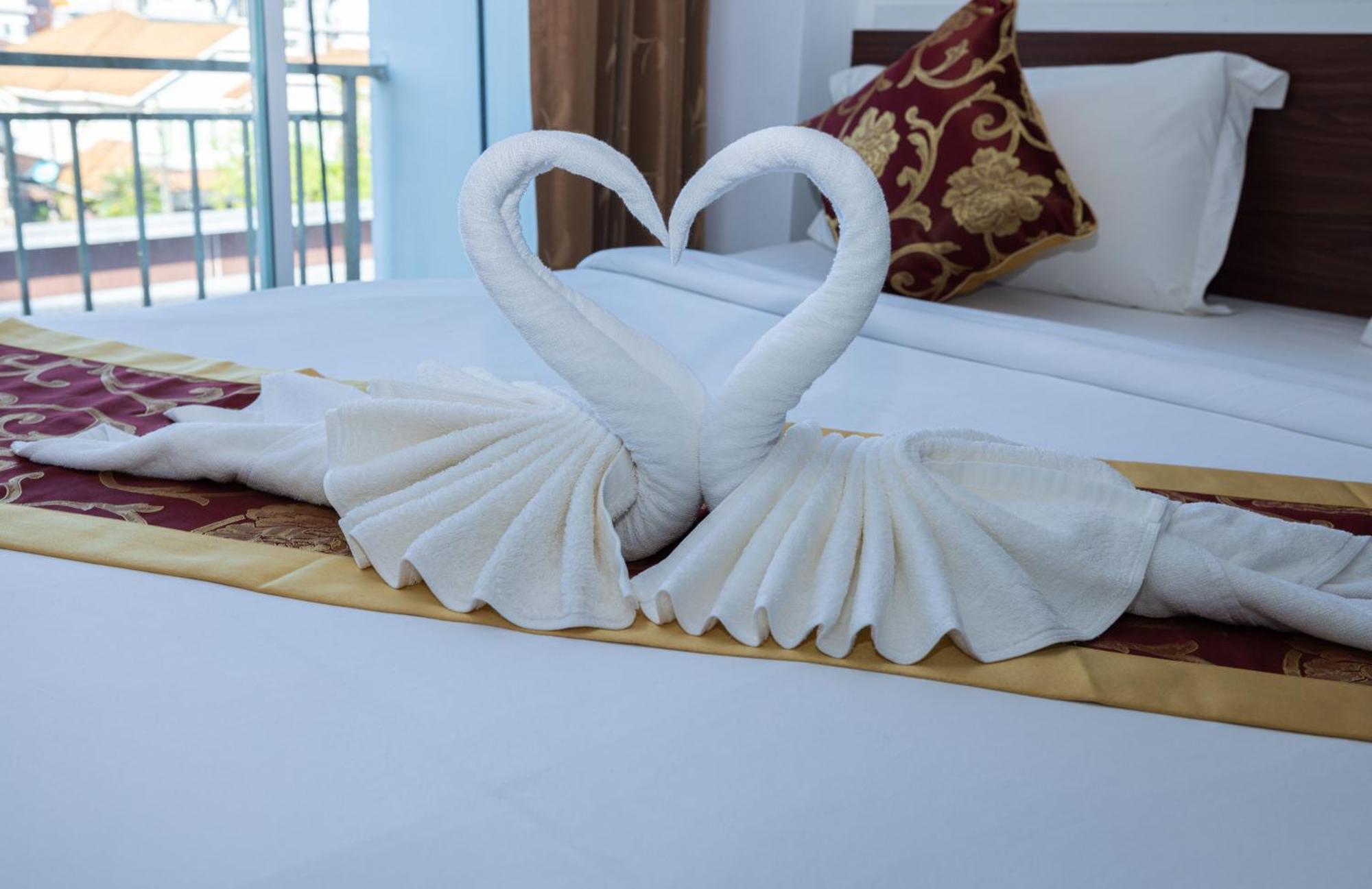 Happy 99 Guest House Patong Екстериор снимка