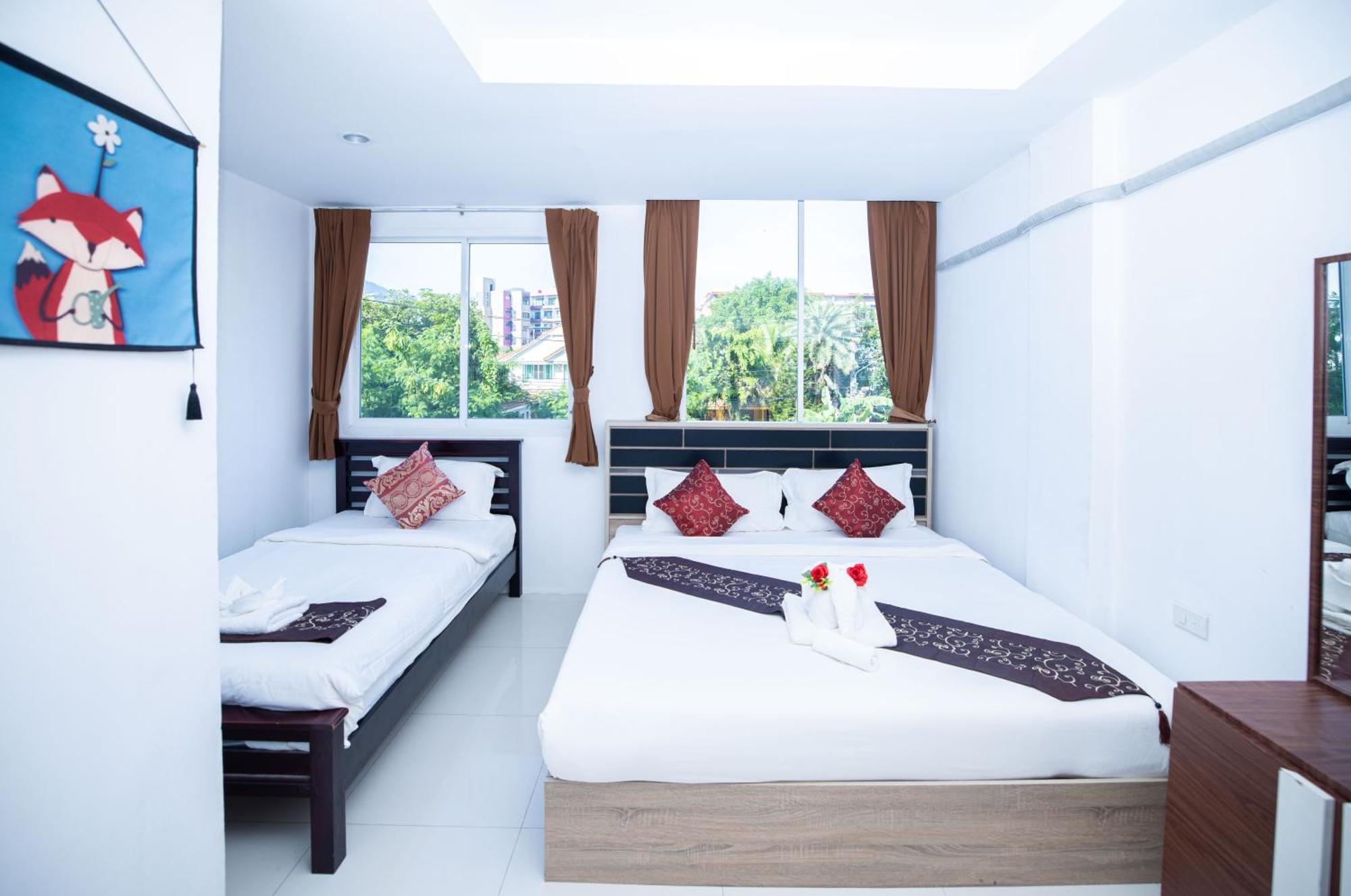 Happy 99 Guest House Patong Екстериор снимка