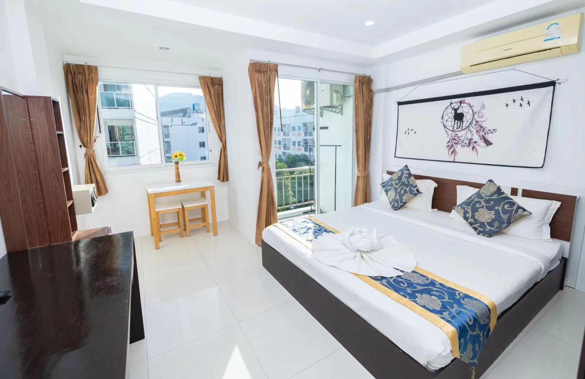 Happy 99 Guest House Patong Екстериор снимка