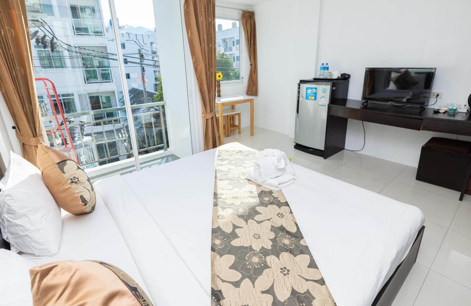 Happy 99 Guest House Patong Екстериор снимка