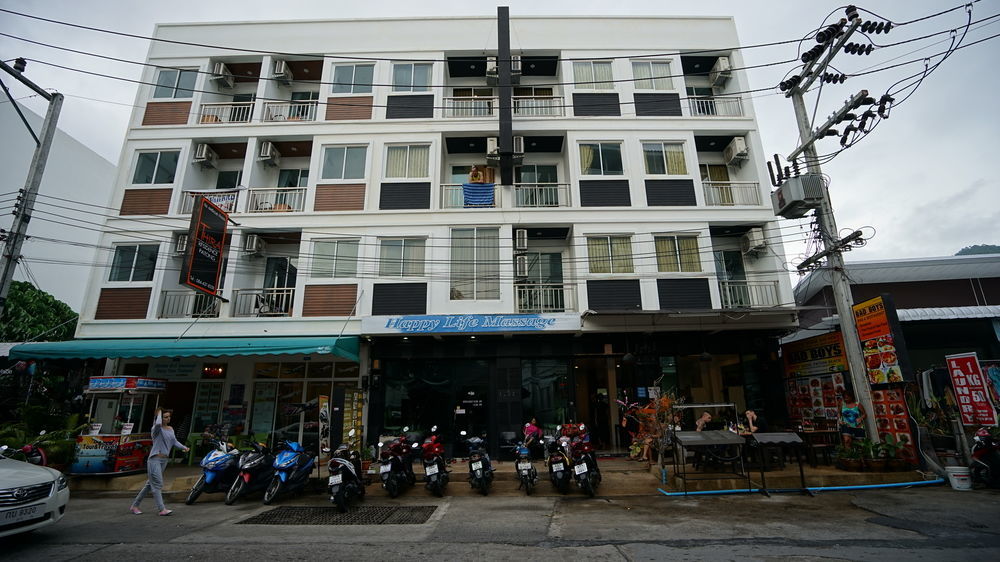 Happy 99 Guest House Patong Екстериор снимка