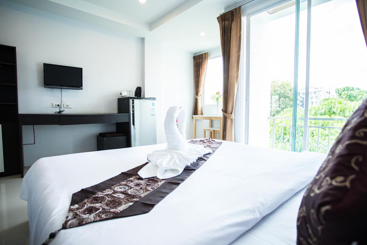 Happy 99 Guest House Patong Екстериор снимка