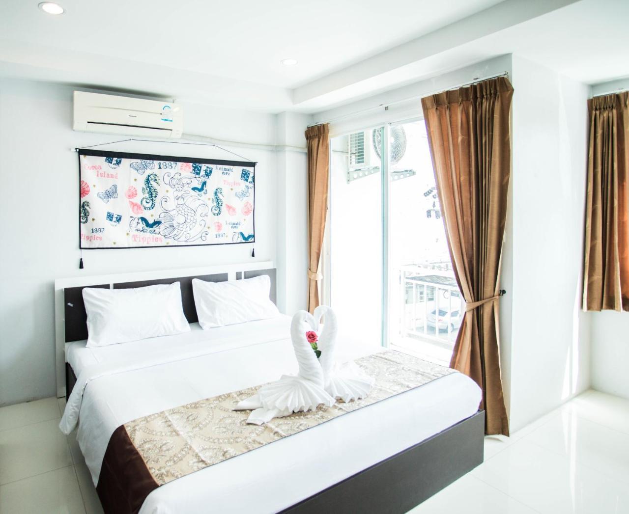 Happy 99 Guest House Patong Екстериор снимка