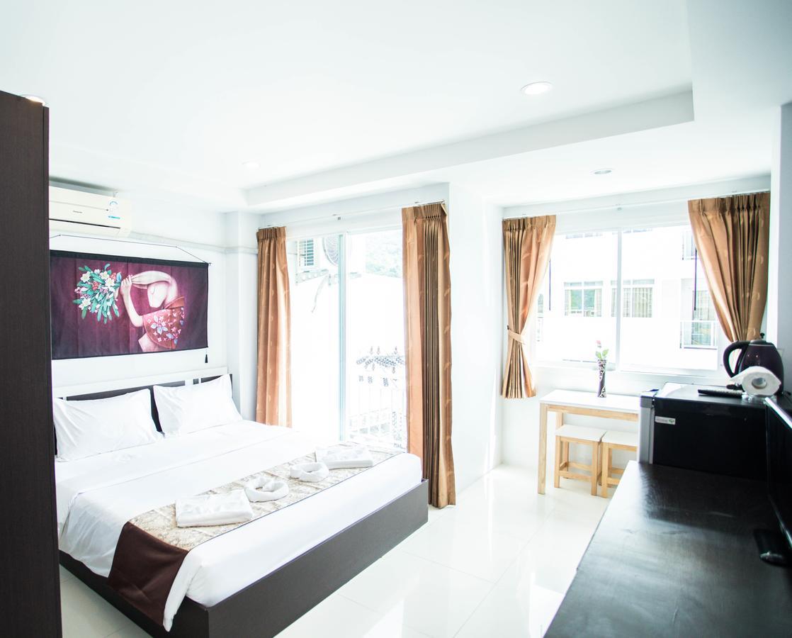 Happy 99 Guest House Patong Екстериор снимка