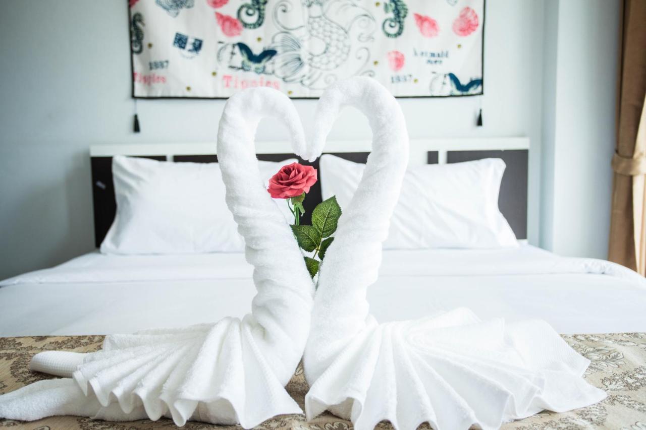 Happy 99 Guest House Patong Екстериор снимка