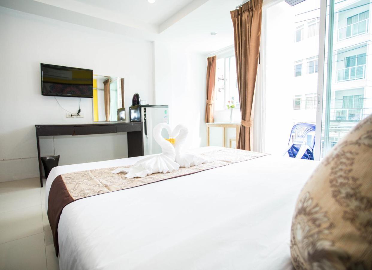 Happy 99 Guest House Patong Екстериор снимка